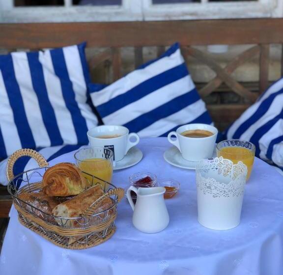 تختخواب و صبحانه La Villa L Argentine