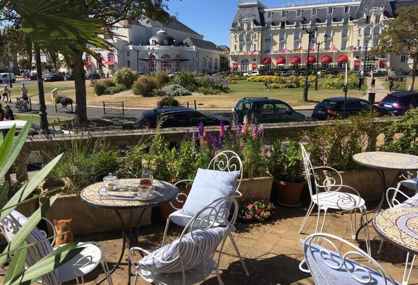 تختخواب و صبحانه La Villa L Argentine