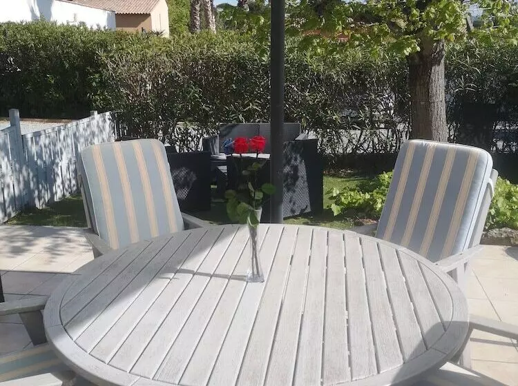 ベッドアンドブレックファースト Chambres D Hôtes Le Mas Du Bijou Bleu