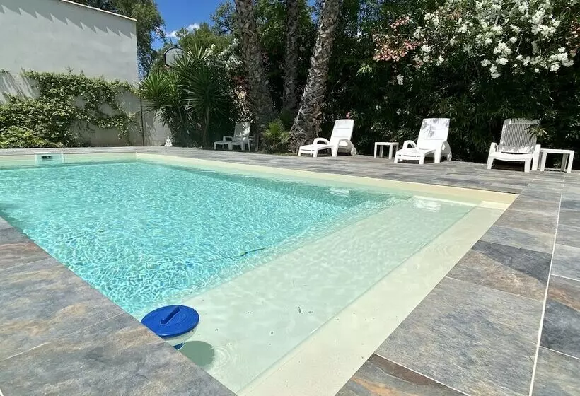 ベッドアンドブレックファースト Chambres D Hôtes Le Mas Du Bijou Bleu
