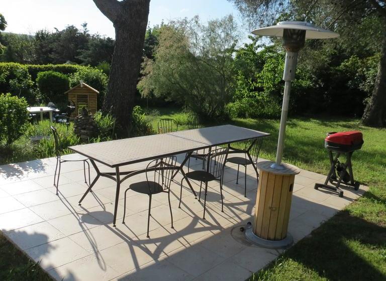 تختخواب و صبحانه Mas Myro