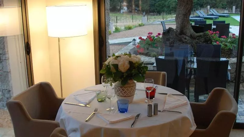ベッドアンドブレックファースト & Restaurant Les Bergeries D'alata