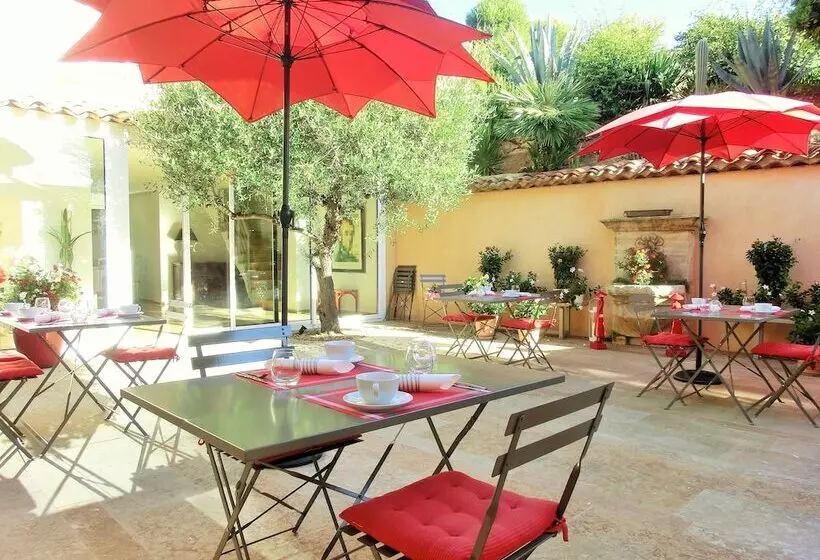 Aamiaismajoitus (B&B) Villa Azur Golf