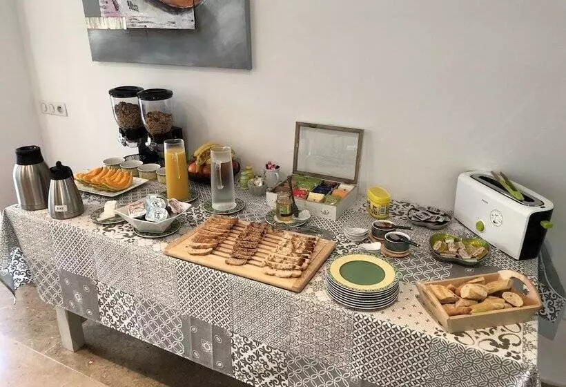 Aamiaismajoitus (B&B) Villa Azur Golf