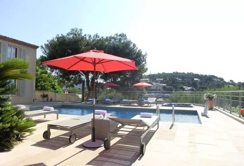 Aamiaismajoitus (B&B) Villa Azur Golf