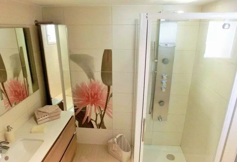 Aamiaismajoitus (B&B) Villa Azur Golf