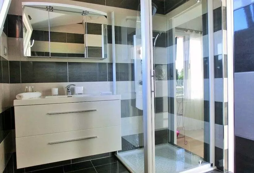 Aamiaismajoitus (B&B) Villa Azur Golf