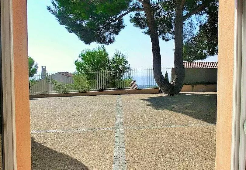 Aamiaismajoitus (B&B) Villa Azur Golf
