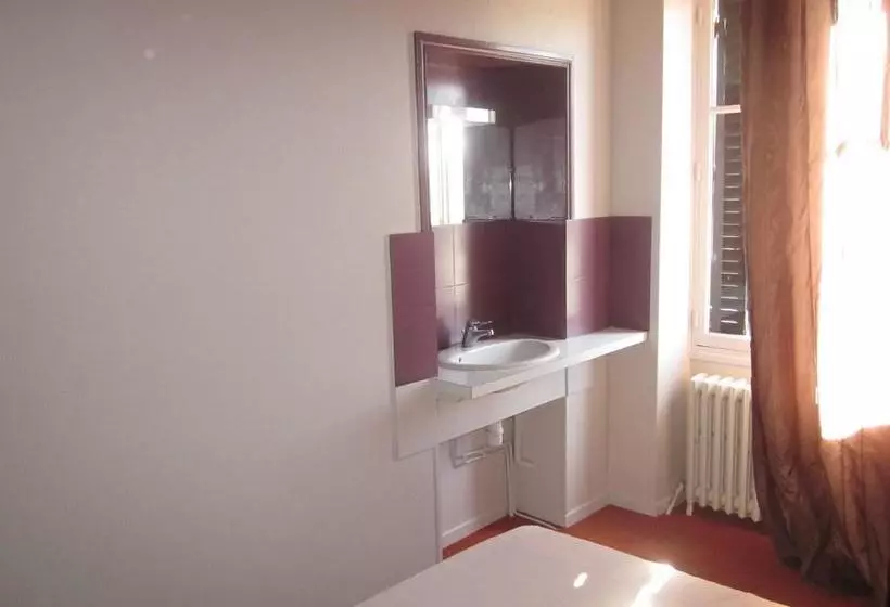 Hotelli Auberge Des Volcans D Auvergne