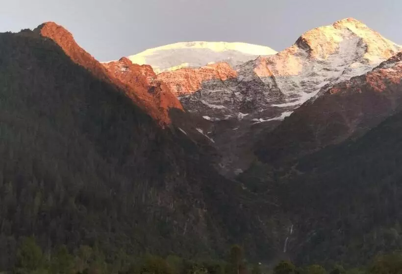 هتل Le Montagny