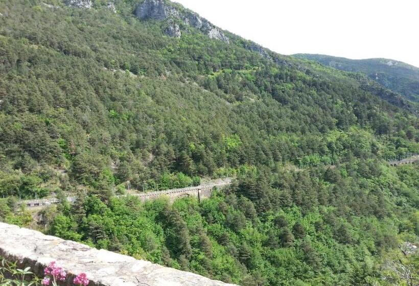 ホテル Auberge Saint Martin