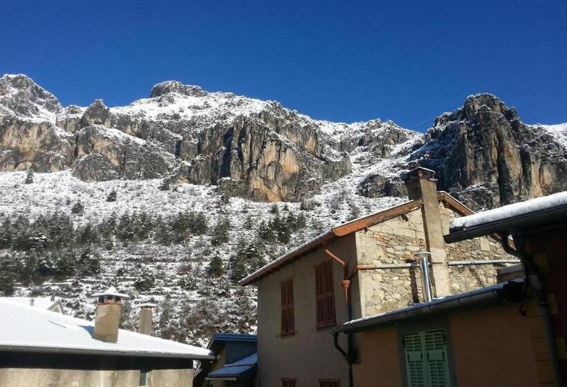 ホテル Auberge Saint Martin