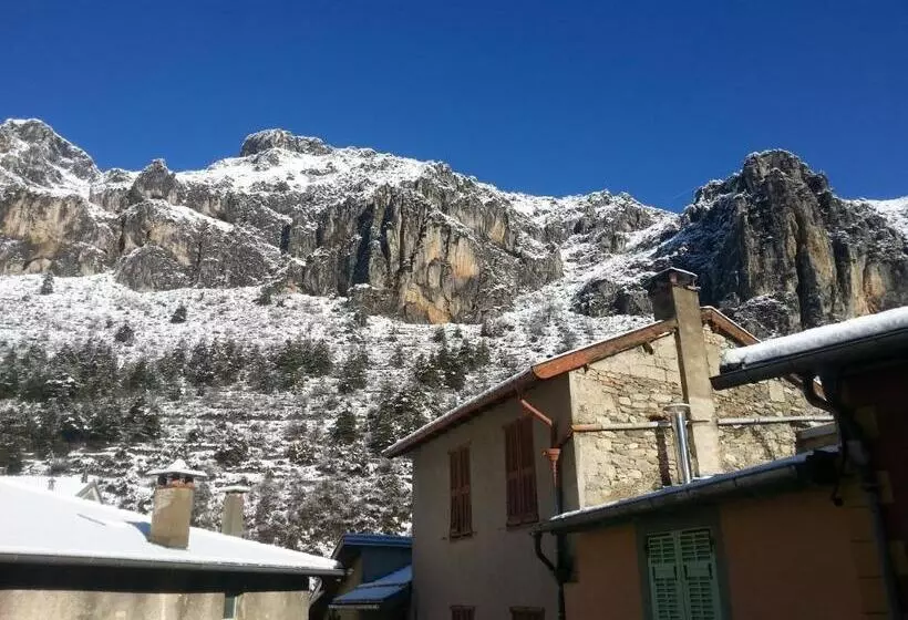 ホテル Auberge Saint Martin