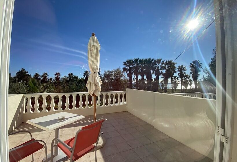 هتل Hôtel De La Mer