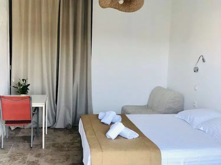 هتل Hôtel De La Mer