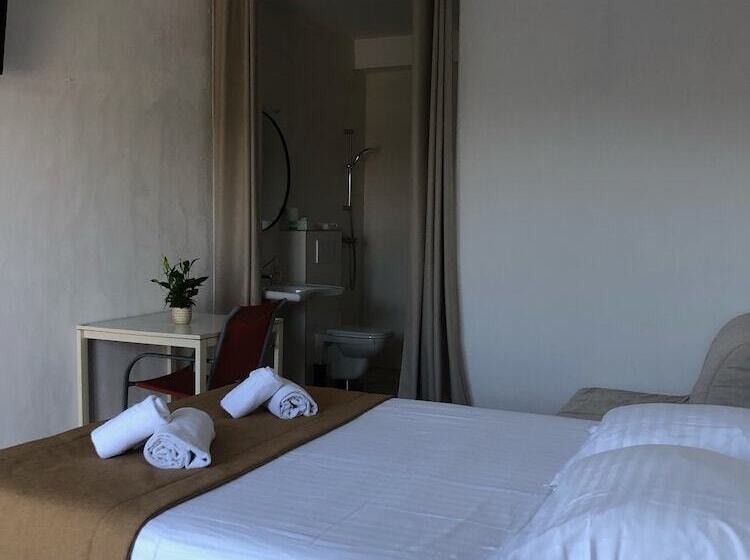 هتل Hôtel De La Mer