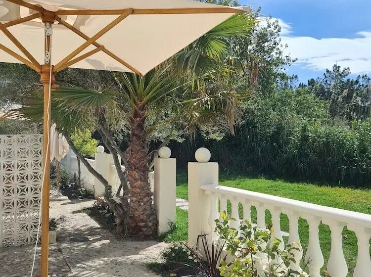 هتل Hôtel De La Mer