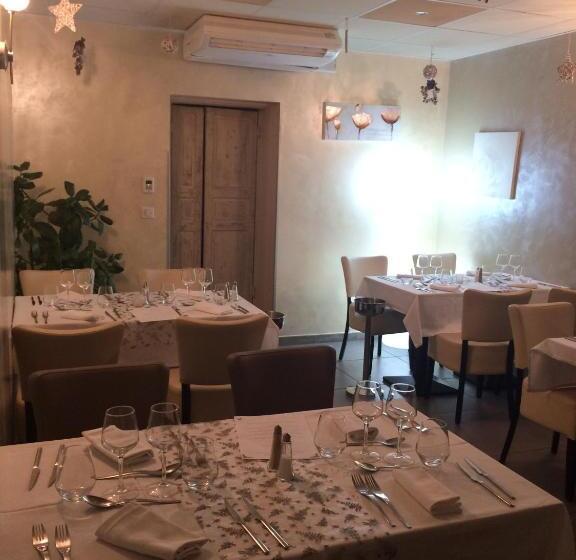 酒店 La Bastide De Venelles