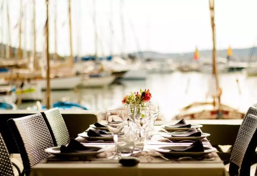 ホテル Restaurant De La Tour