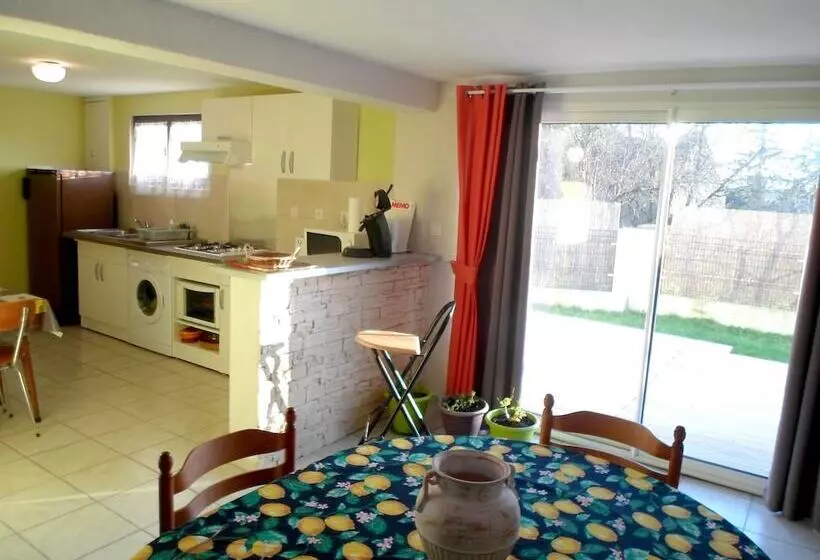 ベッドアンドブレックファースト Chambres D Hôtes Le Clos Du Murier