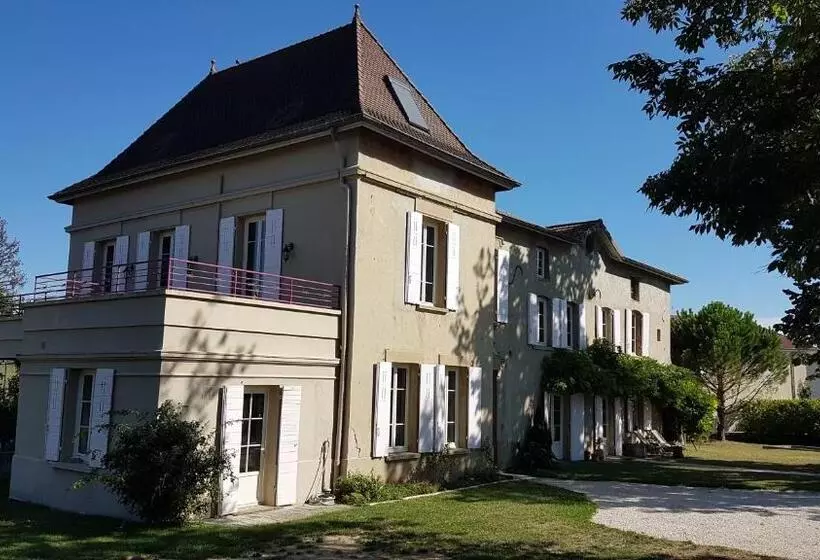 Aamiaismajoitus (B&B) Chambres D'hôtes Du Goût Et Des Couleurs