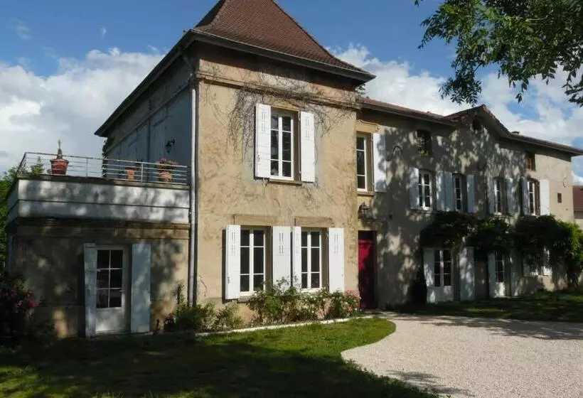 Aamiaismajoitus (B&B) Chambres D'hôtes Du Goût Et Des Couleurs