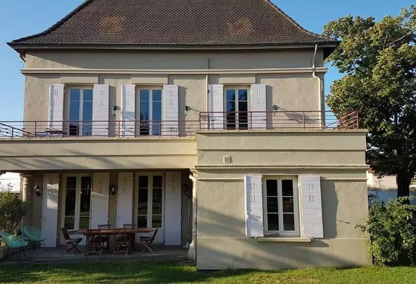 Aamiaismajoitus (B&B) Chambres D'hôtes Du Goût Et Des Couleurs