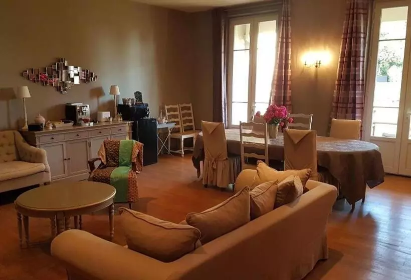 Aamiaismajoitus (B&B) Chambres D'hôtes Du Goût Et Des Couleurs