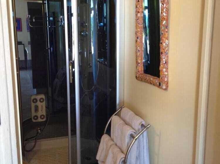 צימר Chateau De Valloubiere