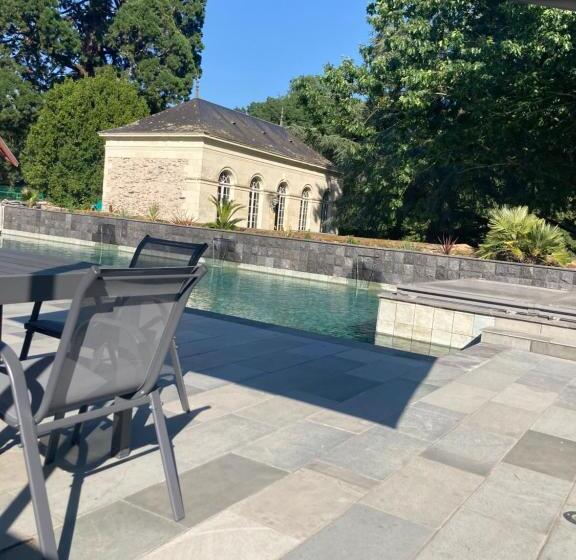 ベッドアンドブレックファースト Château De Belle Poule