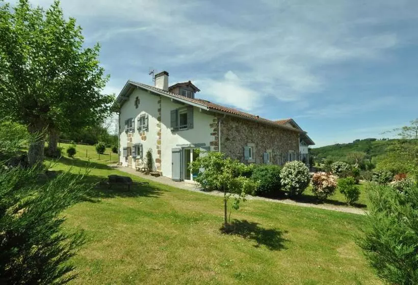 Aamiaismajoitus (B&B) Ferme Elhorga