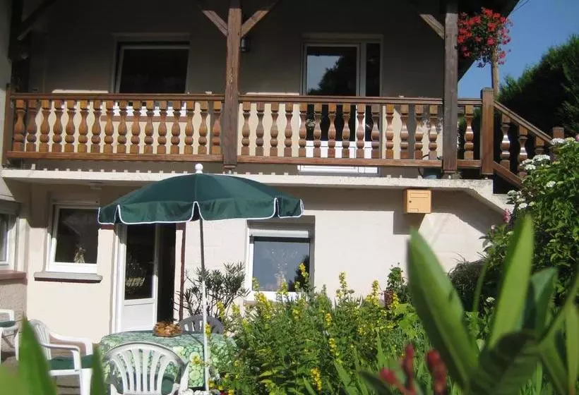 Aamiaismajoitus (B&B) Gîte Et Chambre D Hôtes La Petite Source
