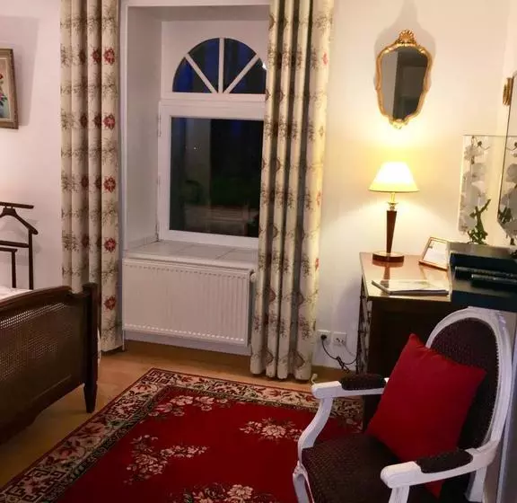 تختخواب و صبحانه L'orangerie