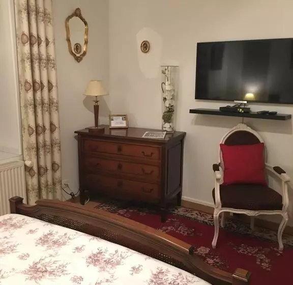 تختخواب و صبحانه L'orangerie