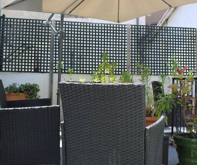 تختخواب و صبحانه La Banasterie