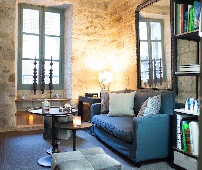 تختخواب و صبحانه La Banasterie