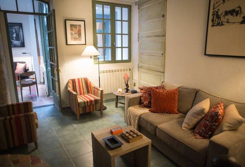 تختخواب و صبحانه La Banasterie