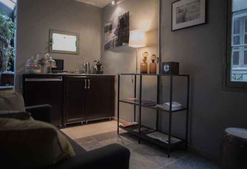 تختخواب و صبحانه La Banasterie