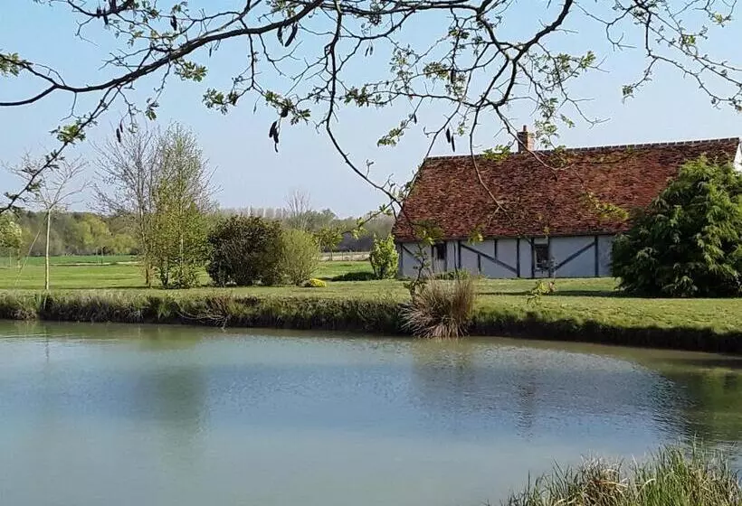 تختخواب و صبحانه La Belvinière Chambres Et Table D Hôtes