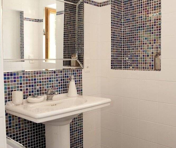 مبيت وإفطار La Maison Du Peintre En Provence