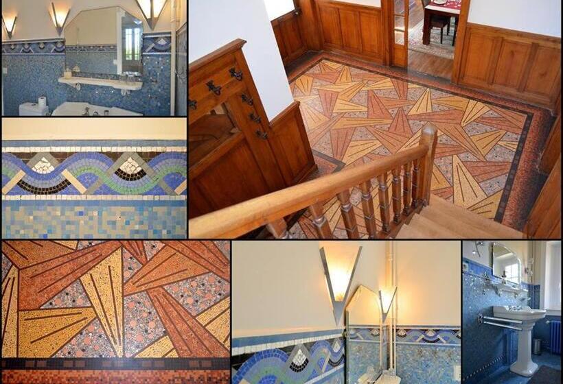 Bed and Breakfast La Maison Rouge Brocéliande