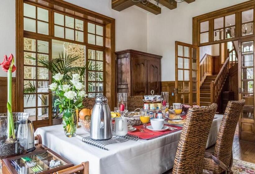 Bed and Breakfast La Maison Rouge Brocéliande