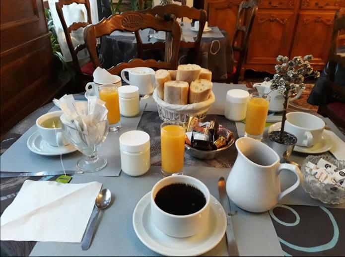 فندق De L'academie