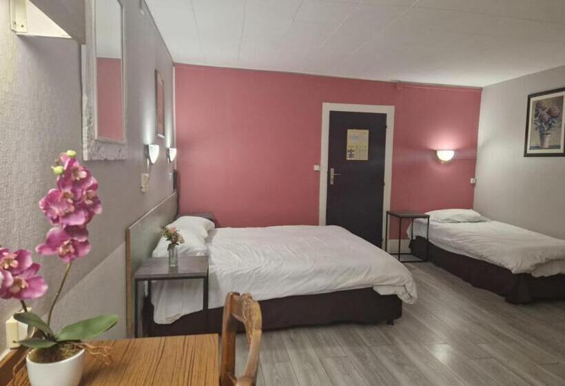 فندق De L'academie