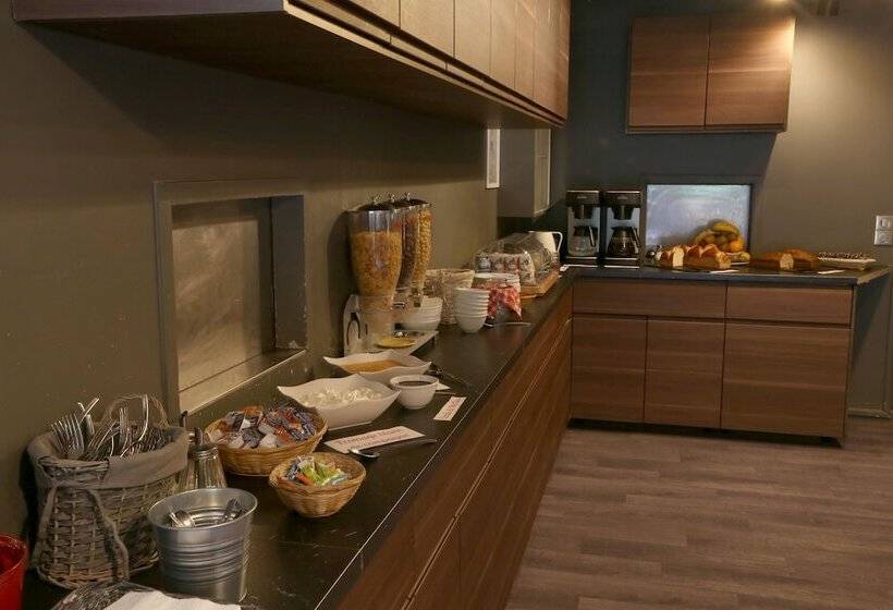 ホテル Gîte Hôtel Le P Tit Cham