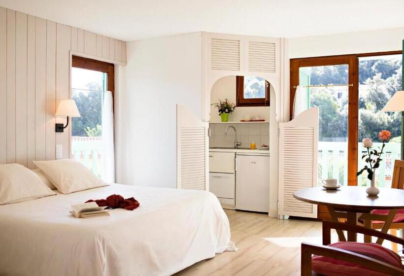 ホテル La Pinède