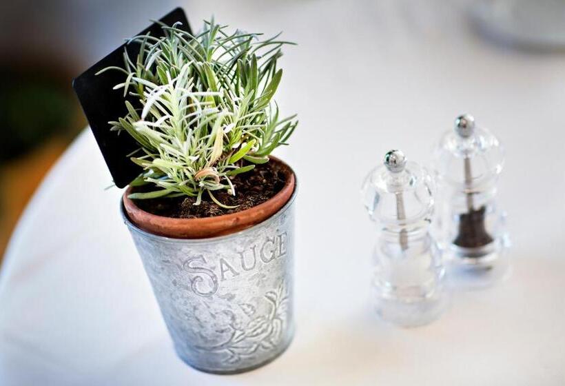 ホテル La Pinède