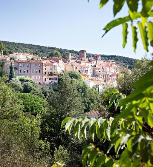 ホテル La Pinède