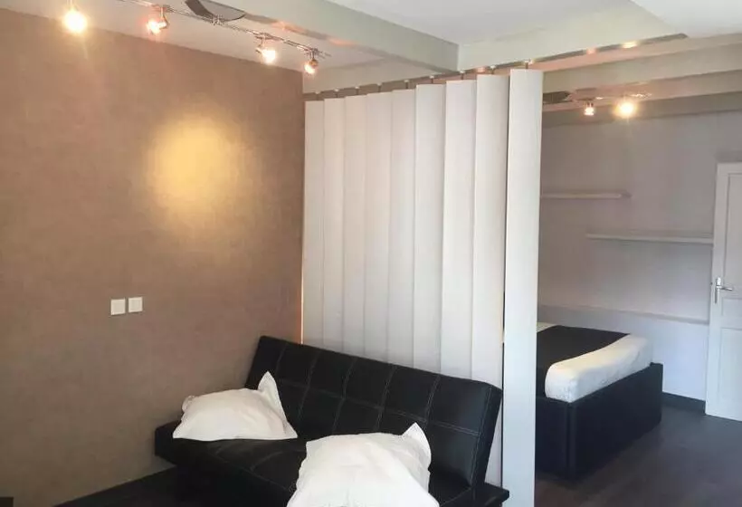 هتل Restaurant 3 Châteaux