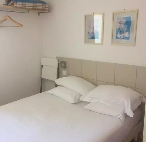 هتل Hôtel Restaurant Le Terre Neuvas